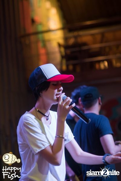 คืนวันศุกร์ ที่ร้าน แฮปปี้ ฟิช, เอเชีย ทีค เดอะ ริเวอร์ฟร้อนท์ — photo 95