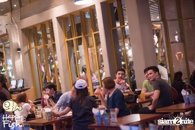 คืนวันศุกร์ ที่ร้าน แฮปปี้ ฟิช, เอเชีย ทีค เดอะ ริเวอร์ฟร้อนท์ — photo 98