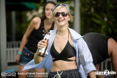 H2o Midsummer Pool Party at Plaza Athenee — photo 51
