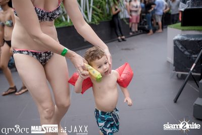 AmWet VS. Hooters (The Battle) Pool Party at AmBar Bangkok — photo 46