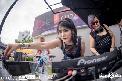 AmWet VS. Hooters (The Battle) Pool Party at AmBar Bangkok — photo 54