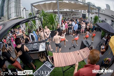 AmWet VS. Hooters (The Battle) Pool Party at AmBar Bangkok — photo 95