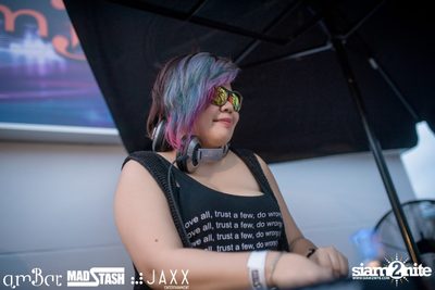AmWet VS. Hooters (The Battle) Pool Party at AmBar Bangkok — photo 128