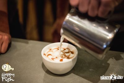 คืนวันศุกร์ ที่ร้าน แฮปปี้ ฟิช, เอเชีย ทีค เดอะ ริเวอร์ฟร้อนท์ — photo 5
