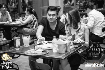 คืนวันศุกร์ ที่ร้าน แฮปปี้ ฟิช, เอเชีย ทีค เดอะ ริเวอร์ฟร้อนท์ — photo 41