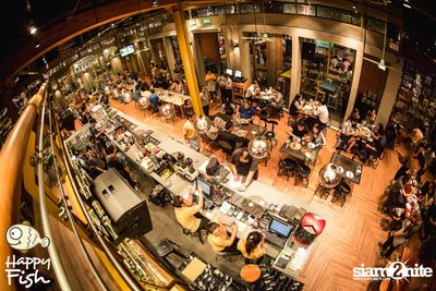 คืนวันศุกร์ ที่ร้าน แฮปปี้ ฟิช, เอเชีย ทีค เดอะ ริเวอร์ฟร้อนท์ — photo 44