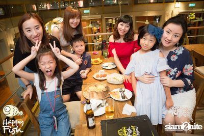 คืนวันศุกร์ ที่ร้าน แฮปปี้ ฟิช, เอเชีย ทีค เดอะ ริเวอร์ฟร้อนท์ — photo 46
