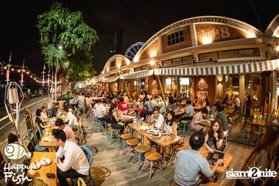 คืนวันศุกร์ ที่ร้าน แฮปปี้ ฟิช, เอเชีย ทีค เดอะ ริเวอร์ฟร้อนท์ — photo 49