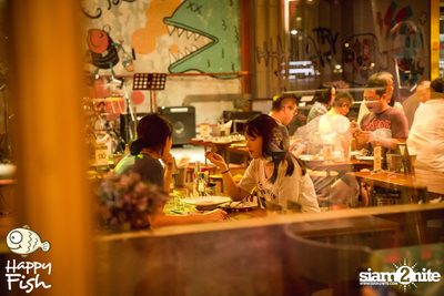 คืนวันศุกร์ ที่ร้าน แฮปปี้ ฟิช, เอเชีย ทีค เดอะ ริเวอร์ฟร้อนท์ — photo 56