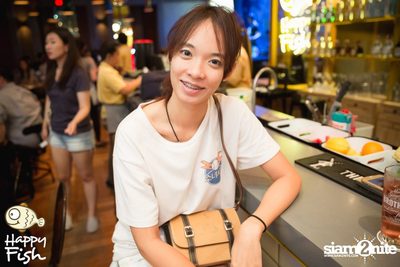 คืนวันศุกร์ ที่ร้าน แฮปปี้ ฟิช, เอเชีย ทีค เดอะ ริเวอร์ฟร้อนท์ — photo 79