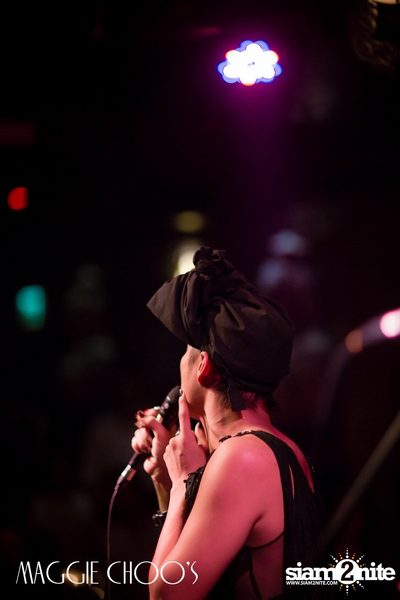Chanudom Live ที่ แม็กกี้ ชูวส์ — photo 75