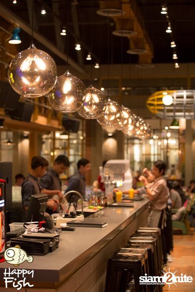 คืนวันศุกร์ ที่ร้าน แฮปปี้ ฟิช, เอเชีย ทีค เดอะ ริเวอร์ฟร้อนท์ — photo 14