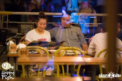 คืนวันศุกร์ ที่ร้าน แฮปปี้ ฟิช, เอเชีย ทีค เดอะ ริเวอร์ฟร้อนท์ — photo 52
