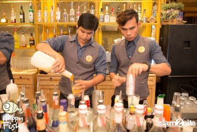 คืนวันศุกร์ ที่ร้าน แฮปปี้ ฟิช, เอเชีย ทีค เดอะ ริเวอร์ฟร้อนท์ — photo 90