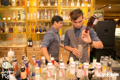 คืนวันศุกร์ ที่ร้าน แฮปปี้ ฟิช, เอเชีย ทีค เดอะ ริเวอร์ฟร้อนท์ — photo 92