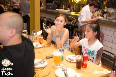 คืนวันศุกร์ ที่ร้าน แฮปปี้ ฟิช, เอเชีย ทีค เดอะ ริเวอร์ฟร้อนท์ — photo 104