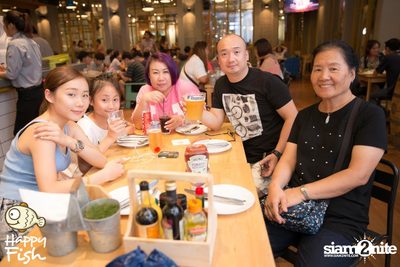 คืนวันศุกร์ ที่ร้าน แฮปปี้ ฟิช, เอเชีย ทีค เดอะ ริเวอร์ฟร้อนท์ — photo 105