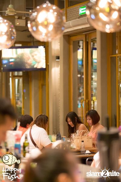 คืนวันศุกร์ ที่ร้าน แฮปปี้ ฟิช, เอเชีย ทีค เดอะ ริเวอร์ฟร้อนท์ — photo 113