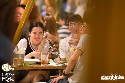 คืนวันศุกร์ ที่ร้าน แฮปปี้ ฟิช, เอเชีย ทีค เดอะ ริเวอร์ฟร้อนท์ — photo 122