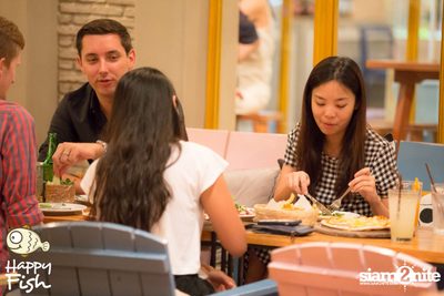 คืนวันศุกร์ ที่ร้าน แฮปปี้ ฟิช, เอเชีย ทีค เดอะ ริเวอร์ฟร้อนท์ — photo 131