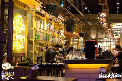 คืนวันศุกร์ ที่ร้าน แฮปปี้ ฟิช, เอเชีย ทีค เดอะ ริเวอร์ฟร้อนท์ — photo 144