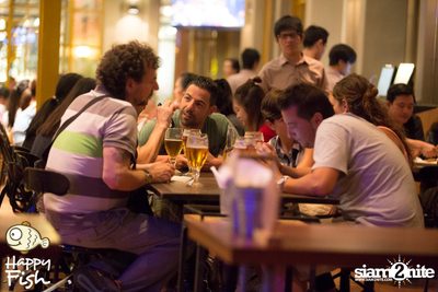 คืนวันศุกร์ ที่ร้าน แฮปปี้ ฟิช, เอเชีย ทีค เดอะ ริเวอร์ฟร้อนท์ — photo 146