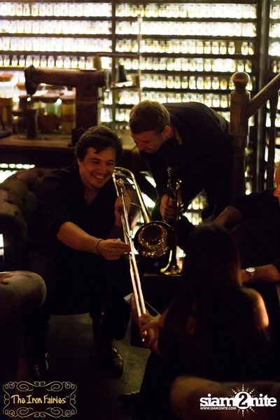 B2F - Big To The Future Swing Band ที่ร้าน ดิ ไอรอน แฟรี่ — photo 31
