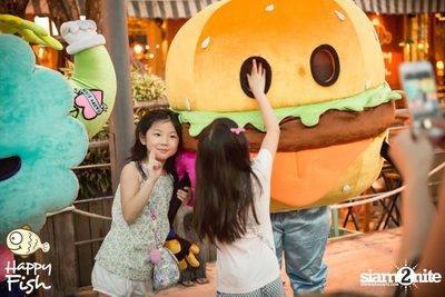 คืนวันศุกร์ ที่ร้าน แฮปปี้ ฟิช, เอเชีย ทีค เดอะ ริเวอร์ฟร้อนท์ — photo 6