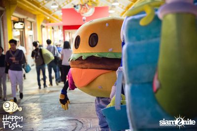 คืนวันศุกร์ ที่ร้าน แฮปปี้ ฟิช, เอเชีย ทีค เดอะ ริเวอร์ฟร้อนท์ — photo 18