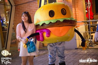 คืนวันศุกร์ ที่ร้าน แฮปปี้ ฟิช, เอเชีย ทีค เดอะ ริเวอร์ฟร้อนท์ — photo 24