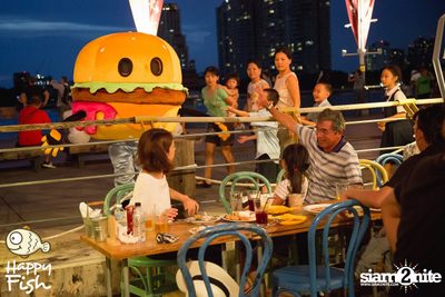 คืนวันศุกร์ ที่ร้าน แฮปปี้ ฟิช, เอเชีย ทีค เดอะ ริเวอร์ฟร้อนท์ — photo 27