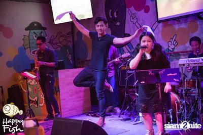 คืนวันศุกร์ ที่ร้าน แฮปปี้ ฟิช, เอเชีย ทีค เดอะ ริเวอร์ฟร้อนท์ — photo 37