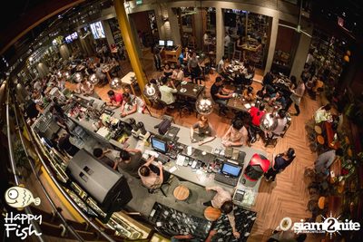 คืนวันศุกร์ ที่ร้าน แฮปปี้ ฟิช, เอเชีย ทีค เดอะ ริเวอร์ฟร้อนท์ — photo 59