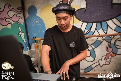 คืนวันศุกร์ ที่ร้าน แฮปปี้ ฟิช, เอเชีย ทีค เดอะ ริเวอร์ฟร้อนท์ — photo 60