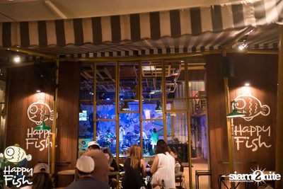คืนวันศุกร์ ที่ร้าน แฮปปี้ ฟิช, เอเชีย ทีค เดอะ ริเวอร์ฟร้อนท์ — photo 1
