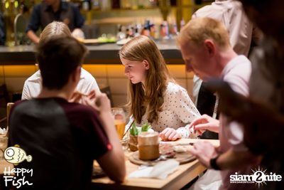 คืนวันศุกร์ ที่ร้าน แฮปปี้ ฟิช, เอเชีย ทีค เดอะ ริเวอร์ฟร้อนท์ — photo 6
