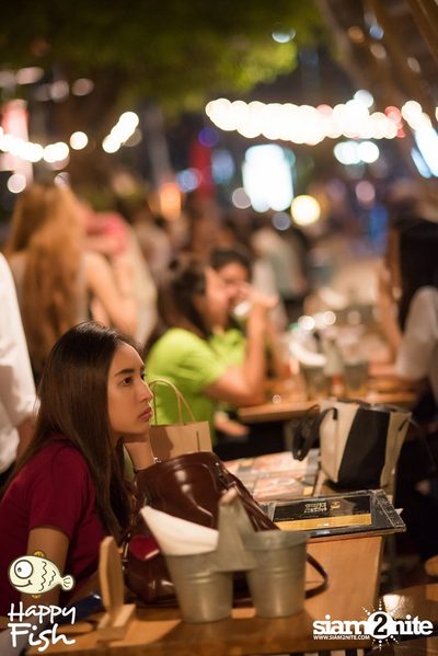 คืนวันศุกร์ ที่ร้าน แฮปปี้ ฟิช, เอเชีย ทีค เดอะ ริเวอร์ฟร้อนท์ — photo 14