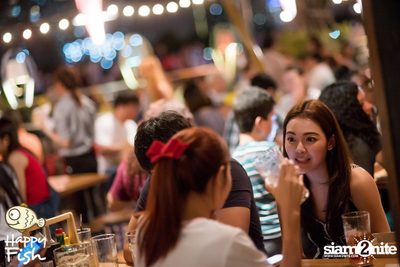 คืนวันศุกร์ ที่ร้าน แฮปปี้ ฟิช, เอเชีย ทีค เดอะ ริเวอร์ฟร้อนท์ — photo 15