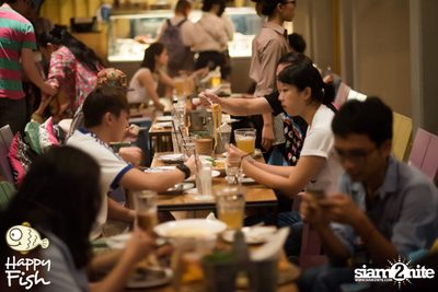 คืนวันศุกร์ ที่ร้าน แฮปปี้ ฟิช, เอเชีย ทีค เดอะ ริเวอร์ฟร้อนท์ — photo 18