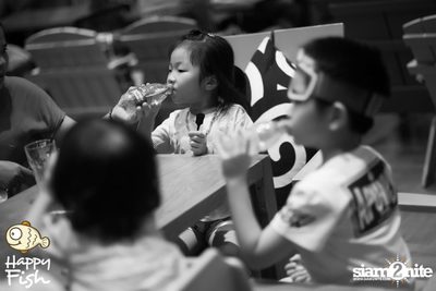 คืนวันศุกร์ ที่ร้าน แฮปปี้ ฟิช, เอเชีย ทีค เดอะ ริเวอร์ฟร้อนท์ — photo 20