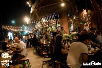 คืนวันศุกร์ ที่ร้าน แฮปปี้ ฟิช, เอเชีย ทีค เดอะ ริเวอร์ฟร้อนท์ — photo 44
