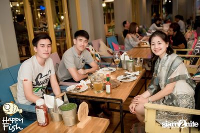 คืนวันศุกร์ ที่ร้าน แฮปปี้ ฟิช, เอเชีย ทีค เดอะ ริเวอร์ฟร้อนท์ — photo 55