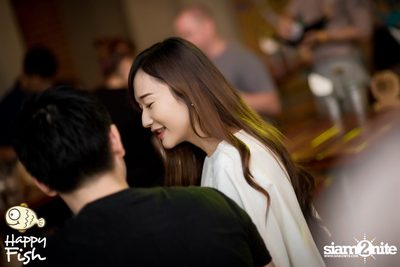 คืนวันศุกร์ ที่ร้าน แฮปปี้ ฟิช, เอเชีย ทีค เดอะ ริเวอร์ฟร้อนท์ — photo 61