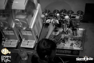 คืนวันศุกร์ ที่ร้าน แฮปปี้ ฟิช, เอเชีย ทีค เดอะ ริเวอร์ฟร้อนท์ — photo 70