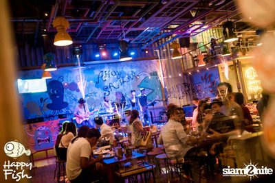 คืนวันศุกร์ ที่ร้าน แฮปปี้ ฟิช, เอเชีย ทีค เดอะ ริเวอร์ฟร้อนท์ — photo 86