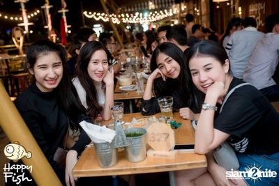 คืนวันศุกร์ ที่ร้าน แฮปปี้ ฟิช, เอเชีย ทีค เดอะ ริเวอร์ฟร้อนท์ — photo 89