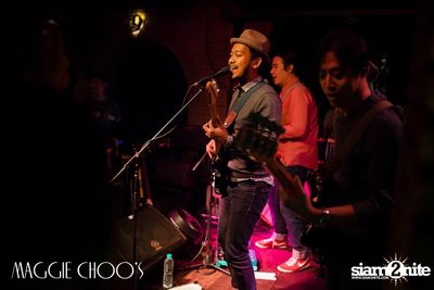Singto Numchok Live ที่ แม็กกี้ ชูวส์ — photo 16