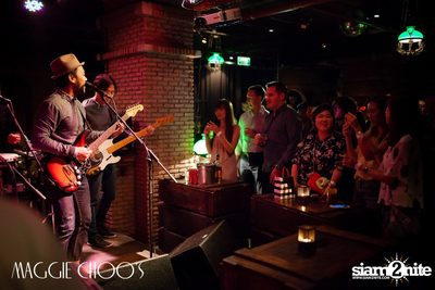 Singto Numchok Live ที่ แม็กกี้ ชูวส์ — photo 18