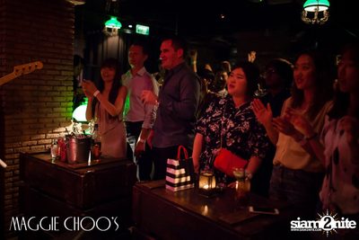 Singto Numchok Live ที่ แม็กกี้ ชูวส์ — photo 24