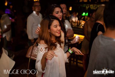 Singto Numchok Live ที่ แม็กกี้ ชูวส์ — photo 29